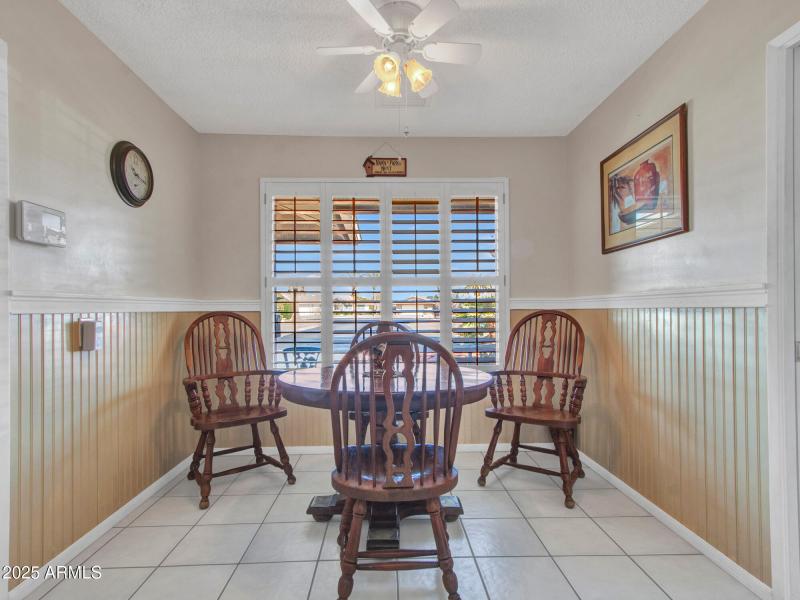 03-Breakfast nook (1)