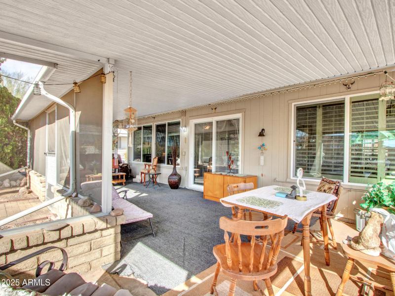 14-Screened patio (4)