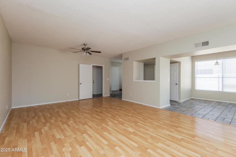 004-photo-living-room-7230491