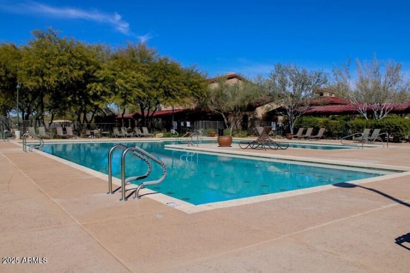 c597726af36145b6a729c13239335663