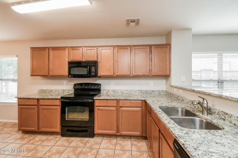 008-photo-kitchen-14731415