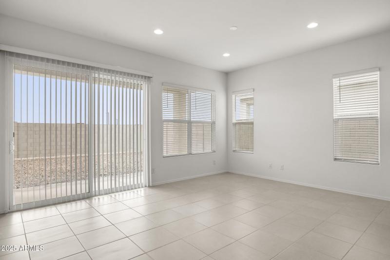 10-web-or-mls-15649-w-smoketree-dr-lot-1