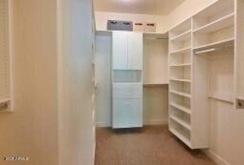 u20A L4 Villa Model Owners Closet