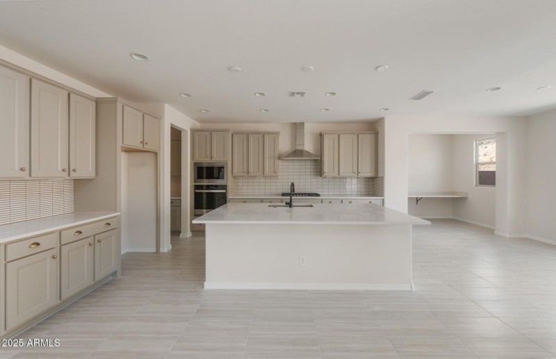 Kitchen/Workstation Center