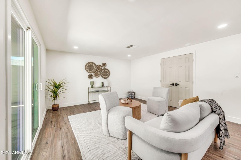 13815 N 41st Pl-4