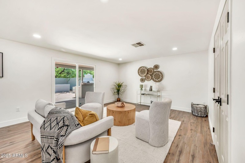 13815 N 41st Pl-6