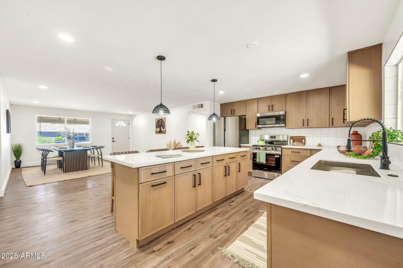 13815 N 41st Pl-13