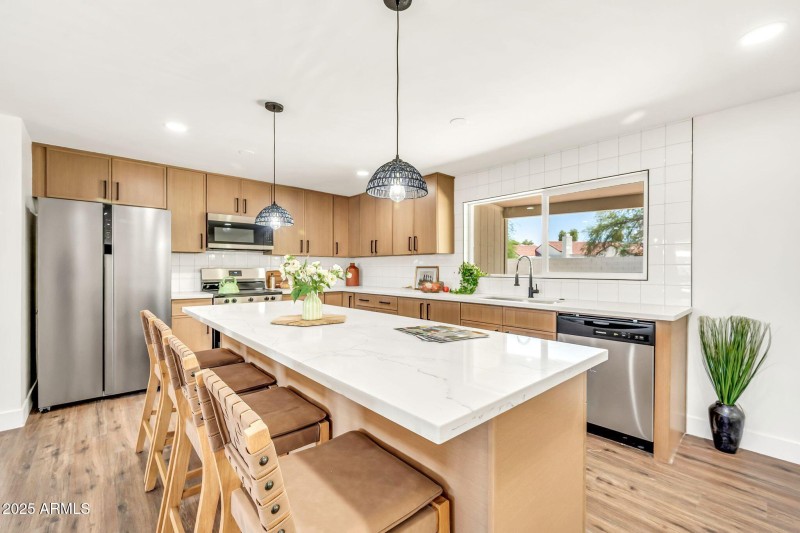 13815 N 41st Pl-14