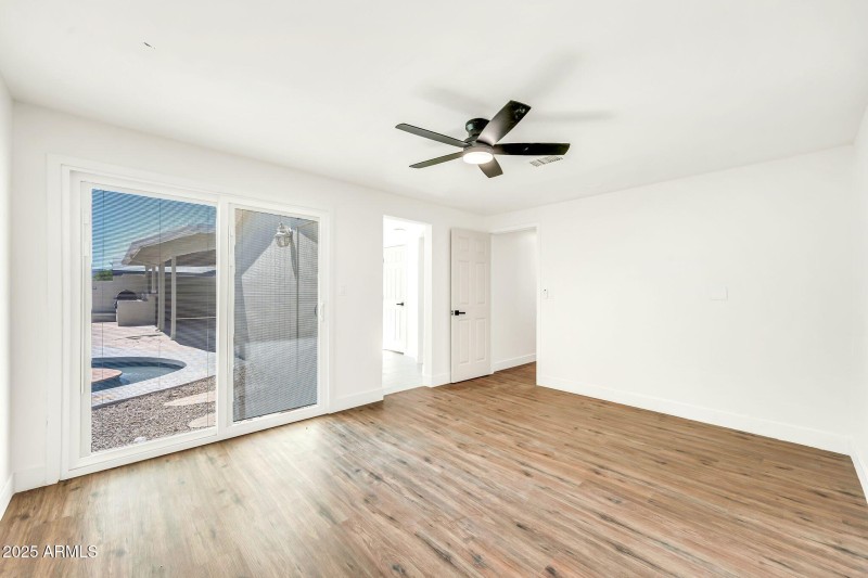 13815 N 41st Pl-19