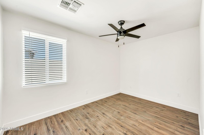 13815 N 41st Pl-23