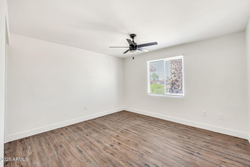 13815 N 41st Pl-27