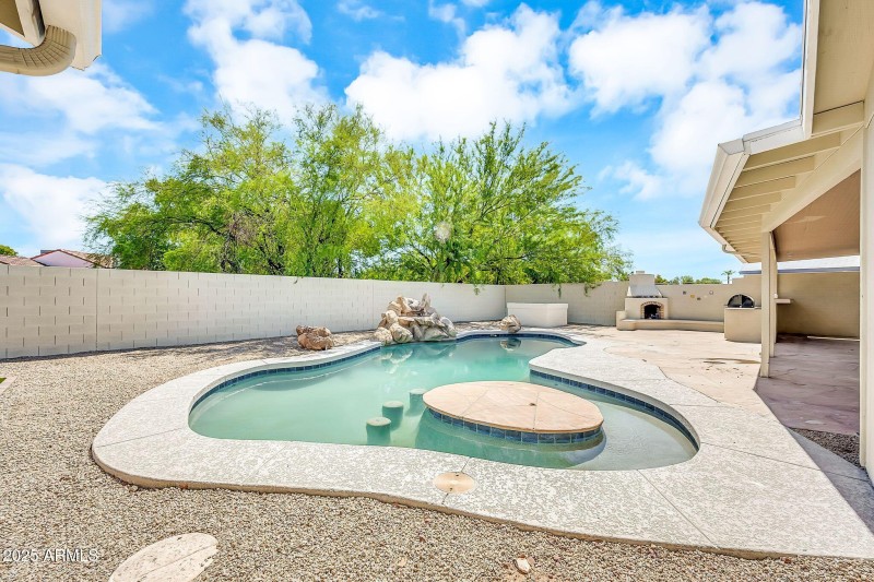13815 N 41st Pl-30