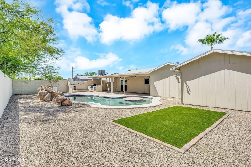 13815 N 41st Pl-31