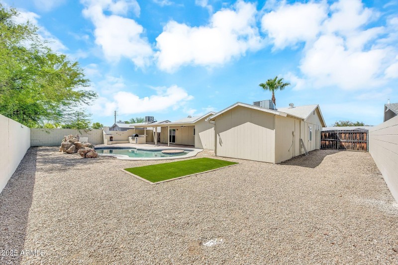 13815 N 41st Pl-32