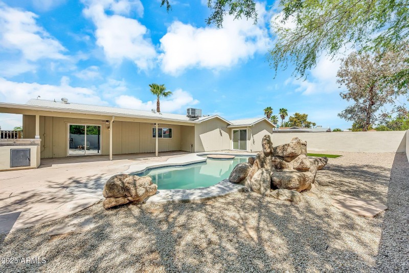 13815 N 41st Pl-33