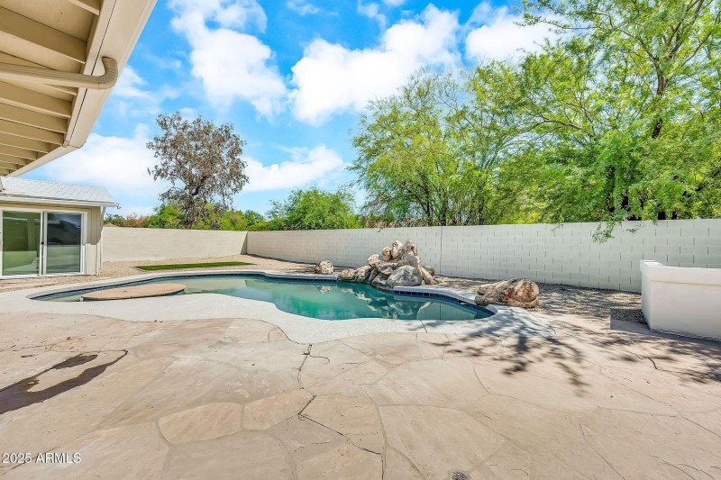 13815 N 41st Pl-34