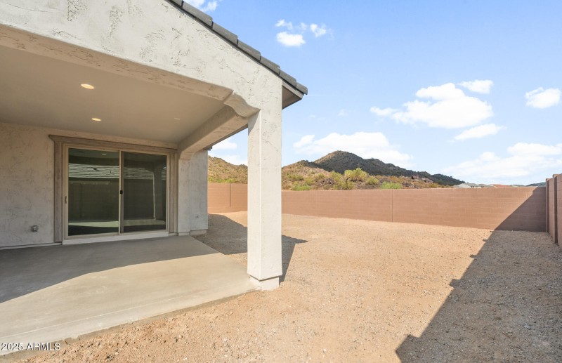 Covered Patio/Backyard