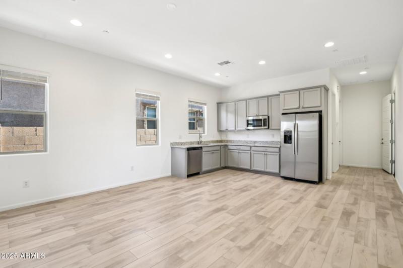 6-web-or-mls-E Prairie Aster Ln-006