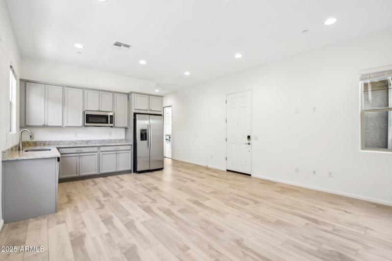 7-web-or-mls-E Prairie Aster Ln-007