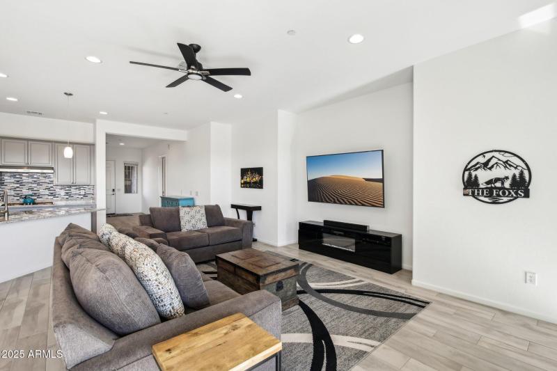 9-web-or-mls-E Prairie Aster Ln-009