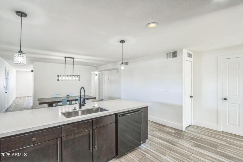 44053719_18_2217_E_Sheridan_St_Phoenix_A