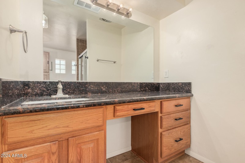 0018-18 - Hillcrest 4980