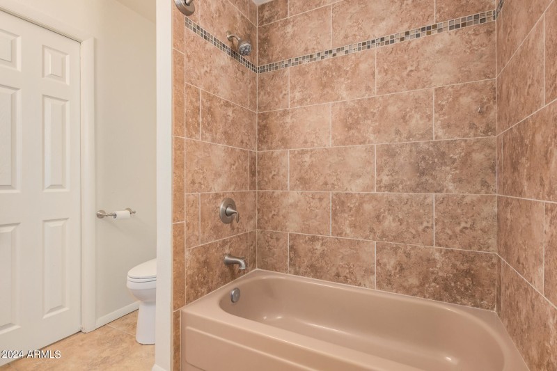 0025-25 - Hillcrest 4980