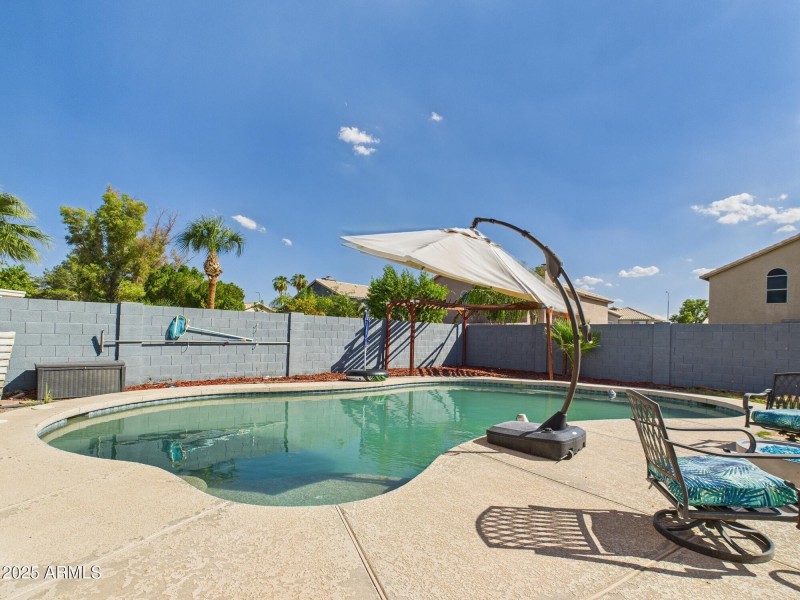 CAM03379G0-PR0145-STILL024