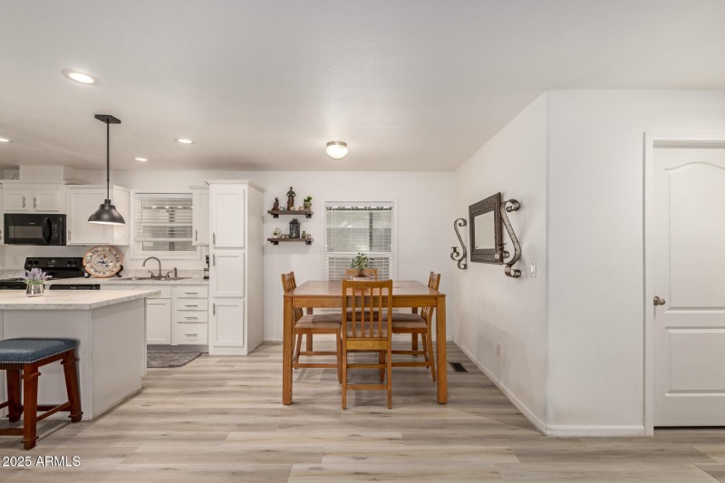 2000 S Apache Rd 252