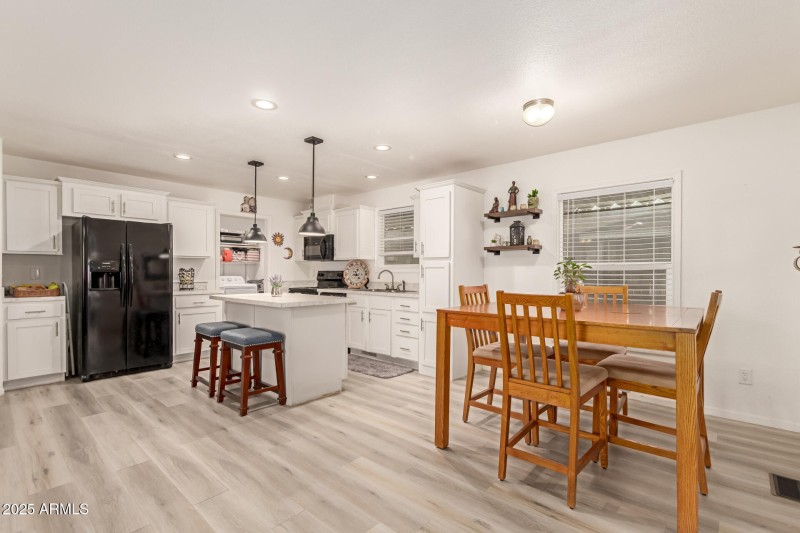 2000 S Apache Rd 252