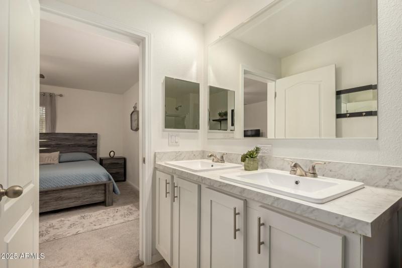 2000 S Apache Rd 252