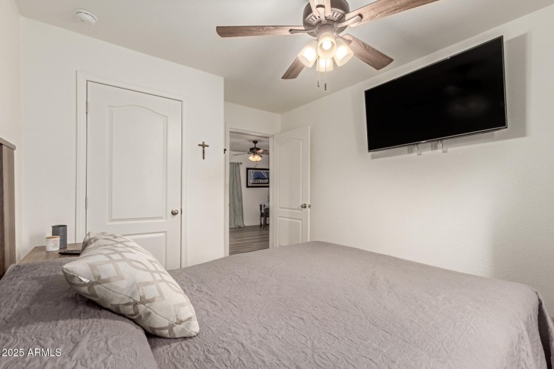 2000 S Apache Rd 252