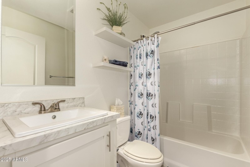 2000 S Apache Rd 252