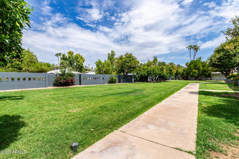 5150 N 20th St. #215