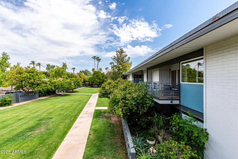 5150 N 20th St. #215