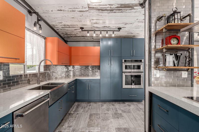 5150 N 20th St. #215