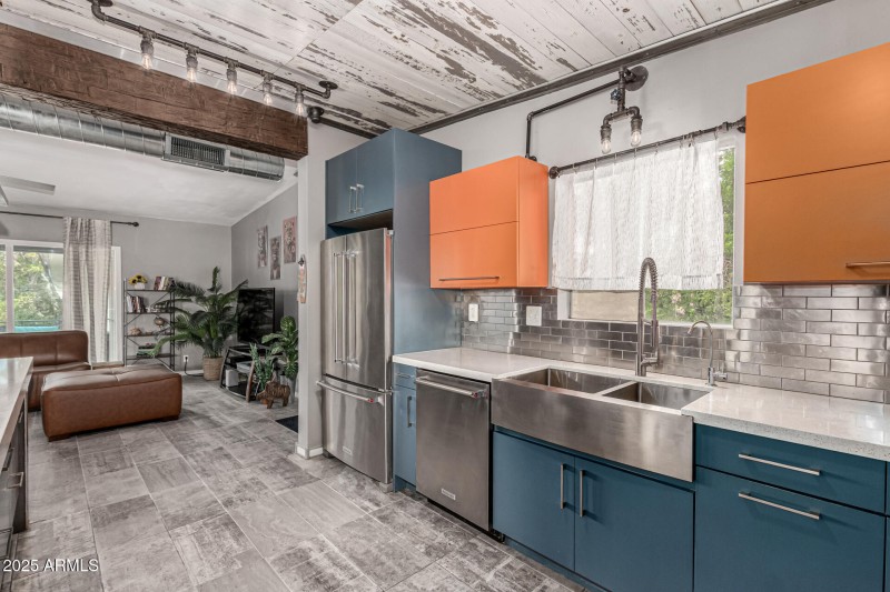 5150 N 20th St. #215