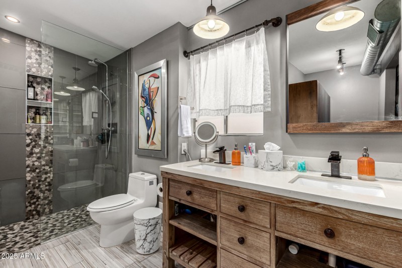 5150 N 20th St. #215