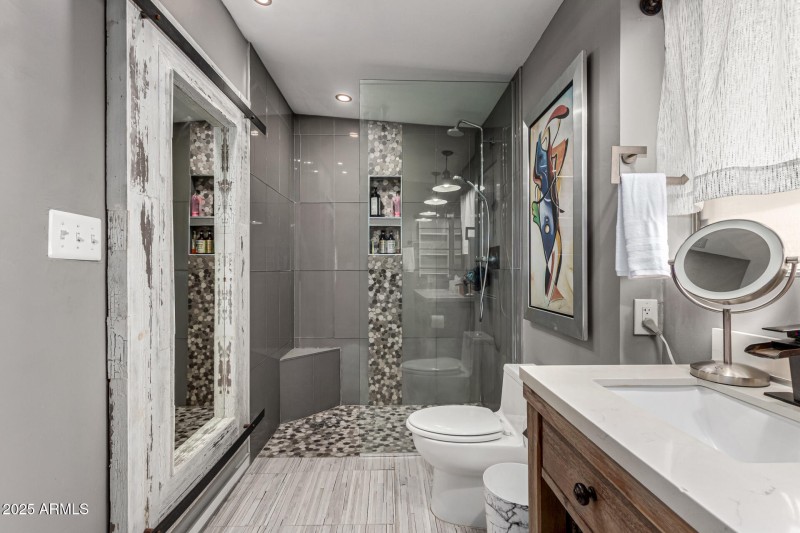 5150 N 20th St. #215