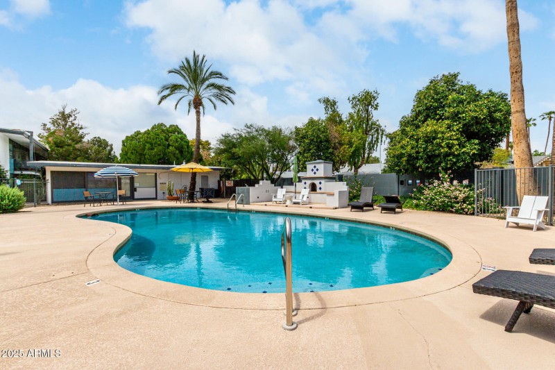 5150 N 20th St. #215