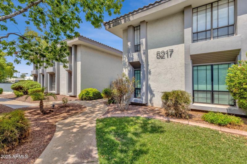 3-web-or-mls-5217-n-24th-st-108