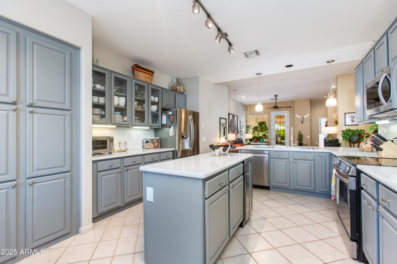 Chef’s Kitchen with Island