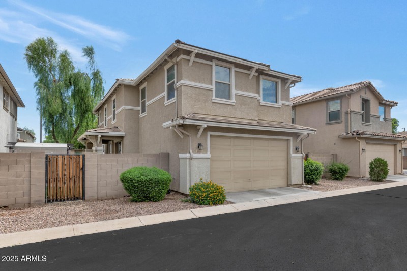 2898 S Hansen Dr-large-007-025-2898 S Ha