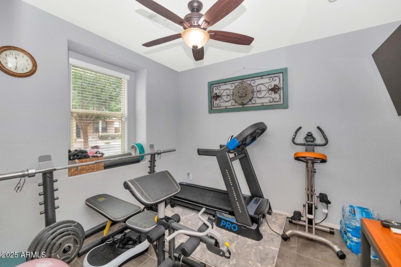 2898 S Hansen Dr-large-017-021-2898 S Ha