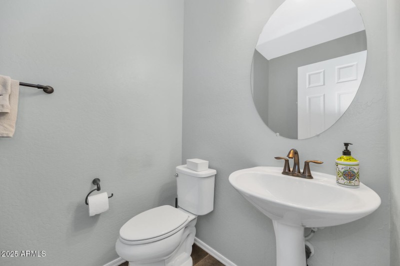 2898 S Hansen Dr-large-018-020-2898 S Ha