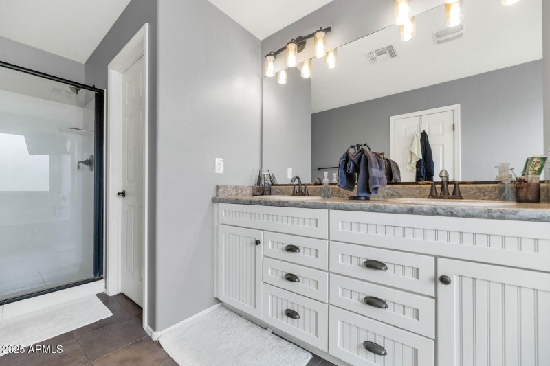 2898 S Hansen Dr-large-023-030-2898 S Ha