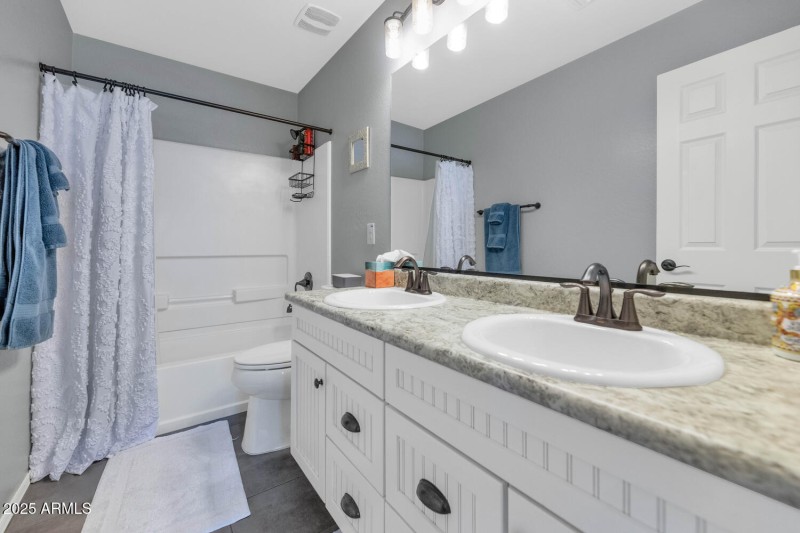 2898 S Hansen Dr-large-027-029-2898 S Ha