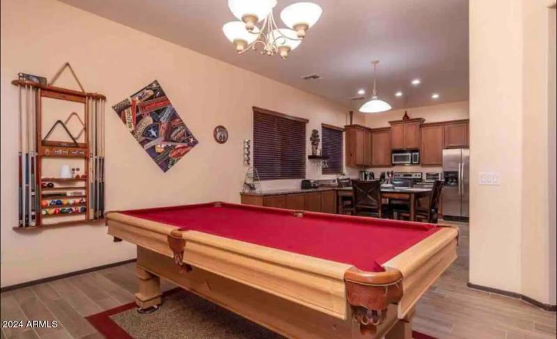 9 - 11060 W Jefferson St