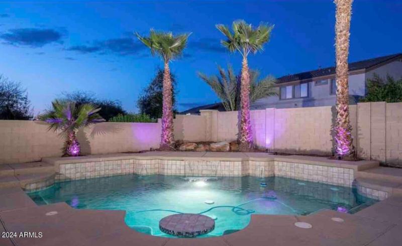 17 - 11060 W Jefferson St