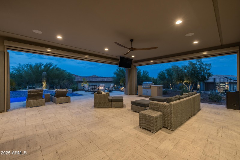 38) COVERED PATIO SCREENS UP